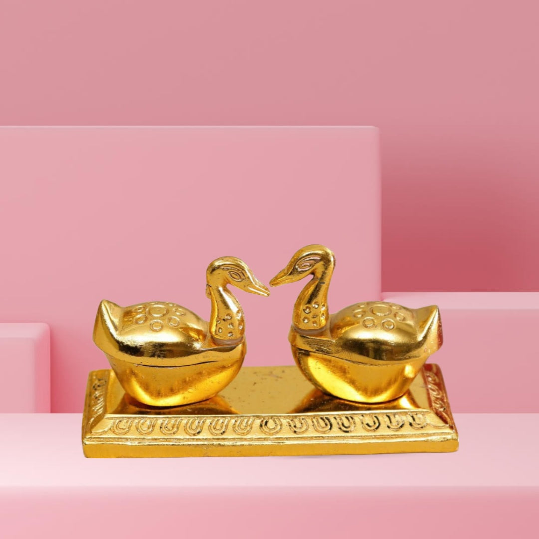 KUMKUM Swan